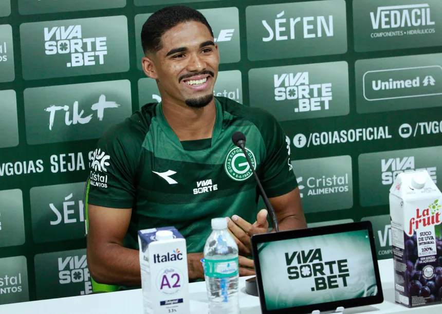 Kadu Souza revela superação de vida até chegar ao Goiás: “fui até pedreiro” 1 Kadu Souza superação no Goiás