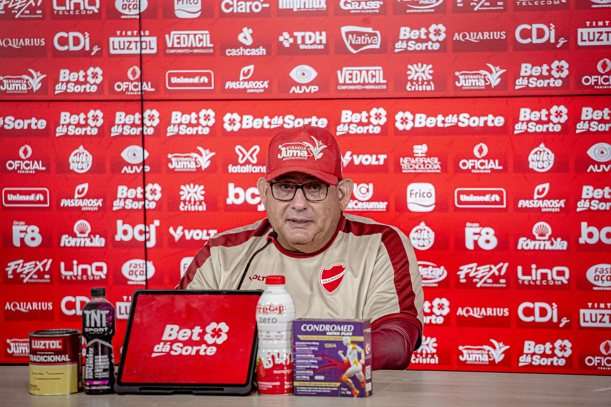 Guto Ferreira elogia primeiro turno do Vila Nova, mas avisa “o sarrafo sobe”