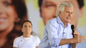 caiado-critica-flavio-bolsonaro-por-questionar-urnas-em-reuniao-com-embaixadores