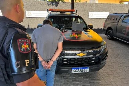 arma-exibida-por-adolescente-nas-redes-sociais-leva-a-prisao-de-homem-em-goiania