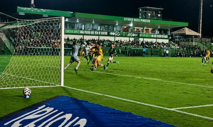 Goiás x Sport: Djalma faz gol no fim e Verdão empata partida 1 Goiás x Sport na Série B com gol de Djalma