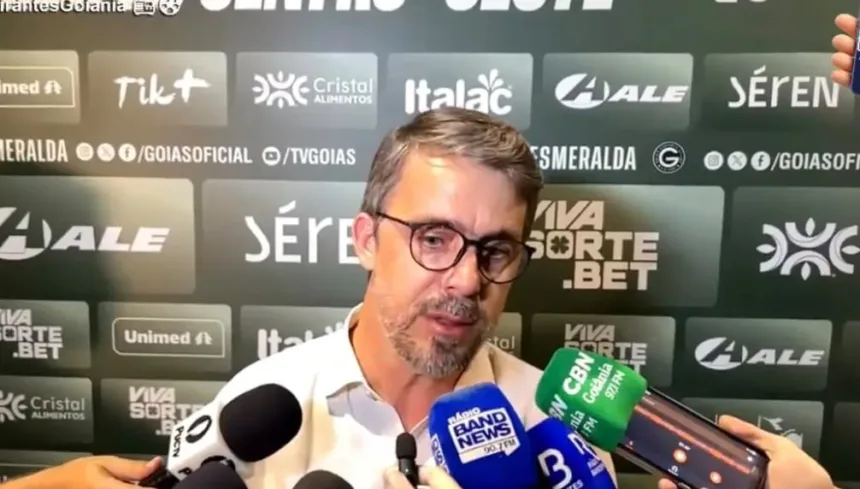 Michel Alves fala sobre reforços do Goiás