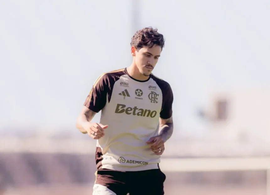 Atacante do Flamengo mira Copa de 2030: “Trabalhando para retornar à seleção” 1 Atacante do Flamengo Pedro em ação