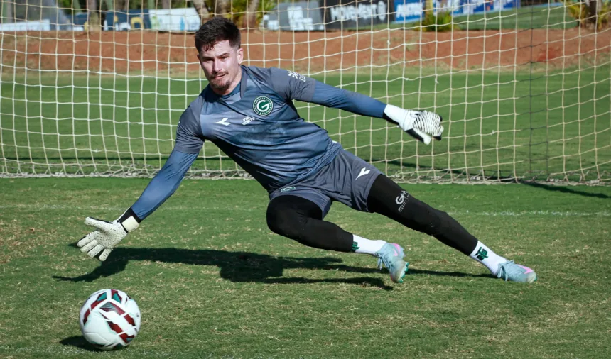 Goleiro Tadeu inicia transição física e já tem previsão de retorno 1 goleiro-tadeu-inicia-transicao-fisica-e-ja-tem-previsao-de-retorno