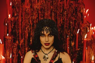 Visuais de Anitta em Equilibrium II
