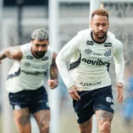 criticado-por-jogar-poker,-neymar-desabafa:-“posso-treinar-ou-vao-me-cornetar-tambem?”