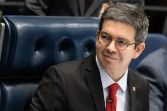 pt-oficializa-randolfe-rodrigues-como-candidato-ao-senado-no-amapa