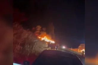Incêndio em ônibus interestadual na BR-040 em Cristalina