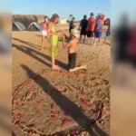 Pedido de casamento surpresa ao pôr do sol na Praia de Aruanã