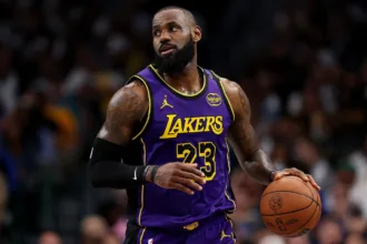 LeBron James contrato Philadelphia 76ers