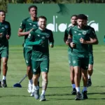 Jogadores do Goiás treinando antes do jogo América-MG x Goiás