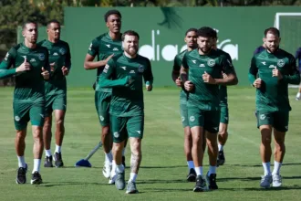 Jogadores do Goiás treinando antes do jogo América-MG x Goiás