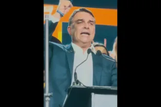 Candidatura Flávio Bolsonaro confirmada em convenção do PL