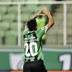 america-mg-abre-o-placar-contra-o-goias-e-vai-vencendo-pela-serie-b