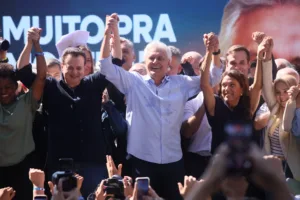 caiado-chama-flavio-bolsonaro-de-“candidato-kinder-ovo”:-“tem-uma-surpresinha-a-cada-dia”