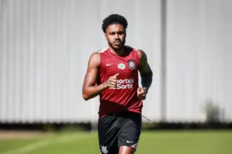 corinthians-anuncia-cirurgia-de-vitinho-apos-lesao-no-joelho-esquerdo-em-treino