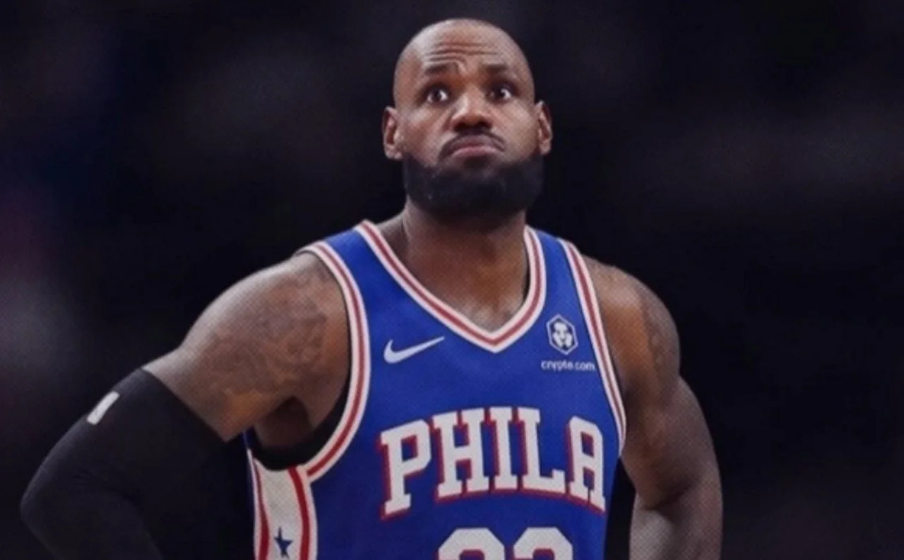 LeBron James veste a camisa 23 no Philadelphia 76ers após oficialização