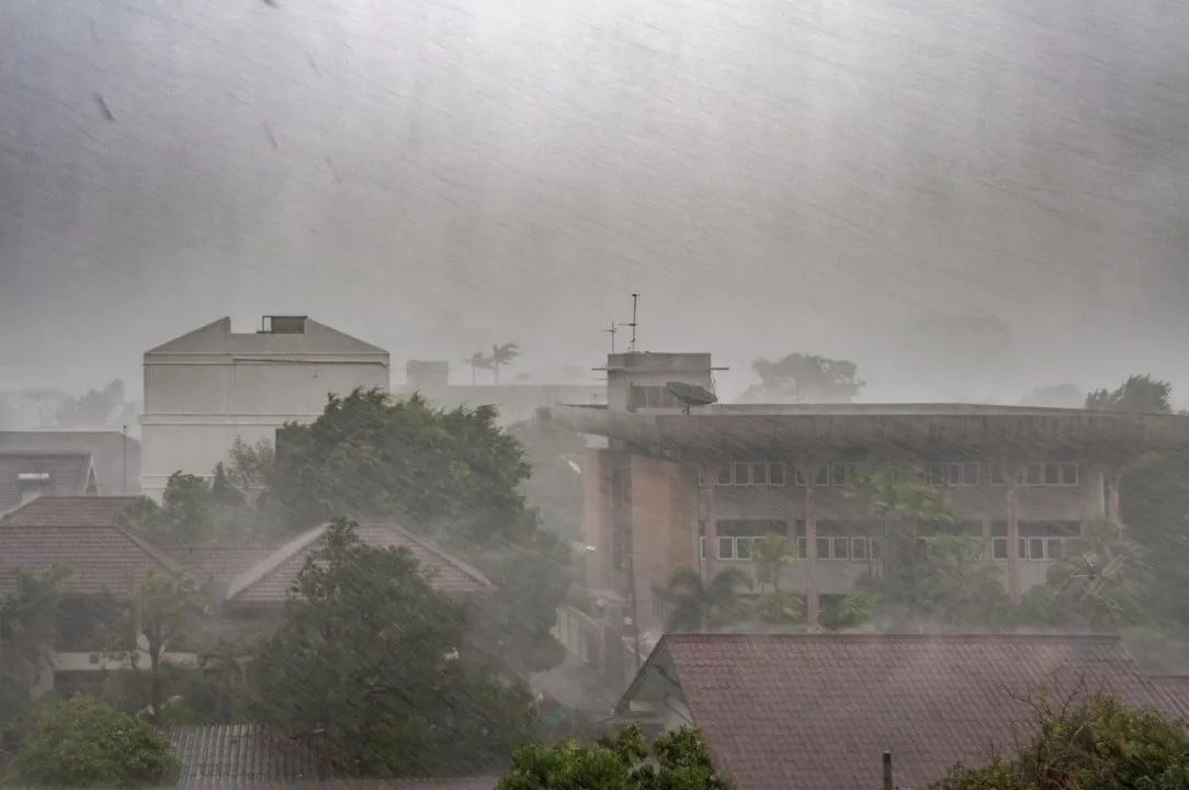 Inmet emite alerta vermelho para chuva intensa e risco de alagamentos no Rio Grande do Sul