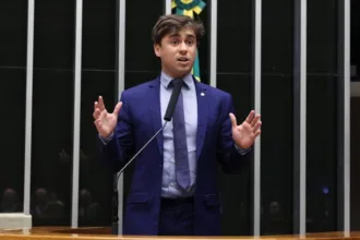 Manequins femininos em treinamentos de primeiros socorros