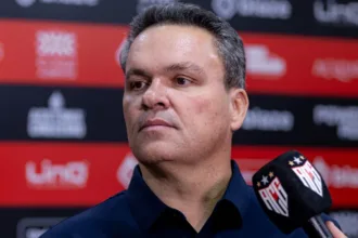 Adson Batista fala sobre transfer ban do Atlético