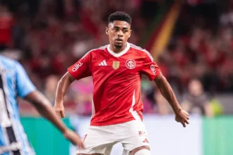 Victor Gabriel suspenso pelo STJD até retorno de Gabriel Pec