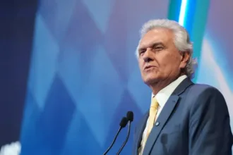 caiado-chama-de-‘baixaria’-ataques-entre-lula,-trump-e-bolsonaristas