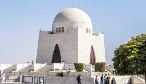 restauracao-no-mercado-lea-de-karachi-revela-estatuas-antigas-e-interesse-historico