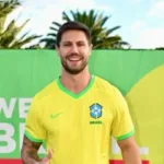 jonas-sulzbach-ironiza-juliano-floss-por-cueca-de-renda-e-gera-debate-nas-redes-sociais