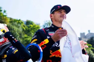 red-bull-age-para-manter-max-verstappen-e-anular-clausula-de-rescisao-na-f1
