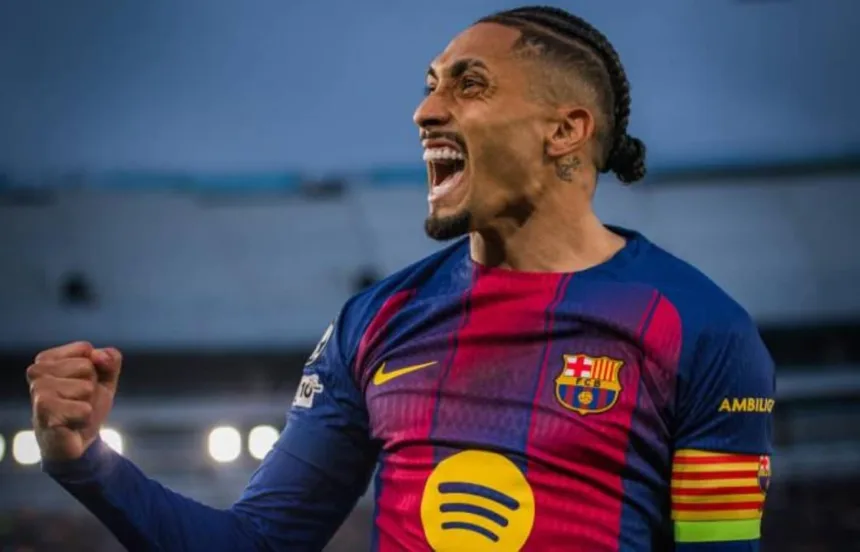 raphinha-encara-futuro-incerto-no-barcelona-com-forte-concorrencia-e-contrato-em-xeque
