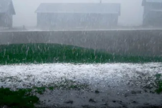 alerta-de-tempestade-severa:-granizo-do-tamanho-de-bola-de-pingue-pongue-e-ventos-fortes-atingem-denver