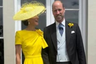 principe-william-e-kate-middleton-compartilham-fotos-ineditas-de-verao-em-familia