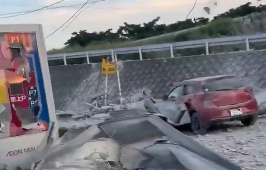 forte-terremoto-provoca-explosao-em-shopping-no-japao