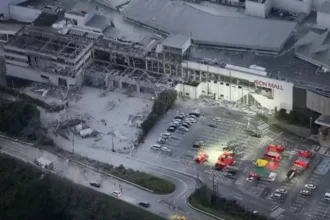 operacoes-de-resgate-buscam-ate-30-pessoas-no-shopping-aeon-em-kumamoto-apos-forte-terremoto-no-japao