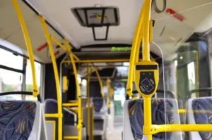 id-jovem-abre-portas-para-transporte-gratuito-e-meia-entrada-em-eventos-a-jovens-de-baixa-renda