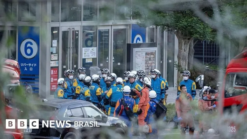 Resgate em shopping desabado após terremoto no Japão