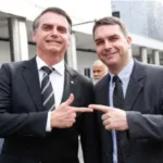 Moraes proíbe visita de Flávio a Bolsonaro