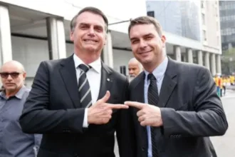 Moraes proíbe visita de Flávio a Bolsonaro