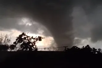 Tornado no Rio Grande do Sul causa danos em cidades