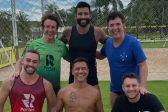 di-paullo-&-paulino-se-reunem-com-gusttavo-lima-para-partida-de-futevolei-e-cantoria;-video