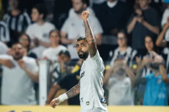 Gabigol defende Neymar em coletiva após jogo