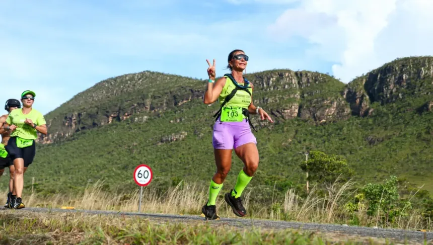 Maratona Chapada dos Veadeiros com paisagens do Cerrado
