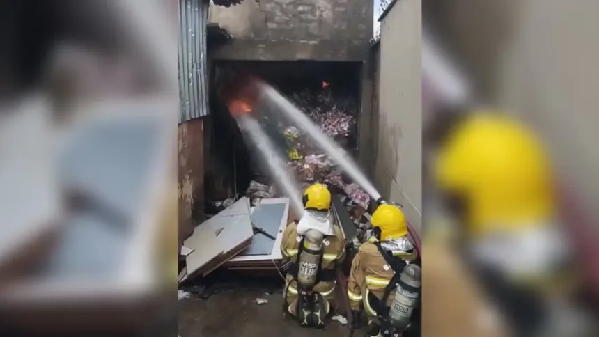 Bombeiros combatem incêndio em depósito de madeira em Goiânia 1 Fernando Muslera desabafa após falha na Copa do Mundo
