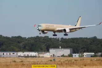 voo-de-24-horas-sem-escalas-entre-australia-e-franca-marca-novo-recorde-da-aviacao-comercial