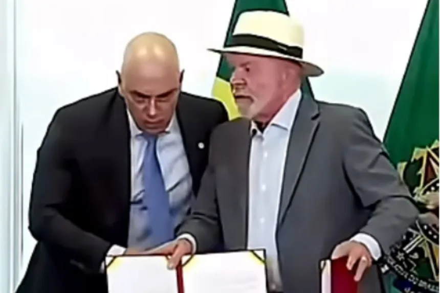 “Vamos tomar um café”, diz Lula a Moraes após evento no Palácio do Planalto 1 ChatGPT evita crime ao alertar autoridades