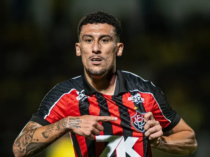 Ex-Dragão desabafa sobre arbitragem de Vitória e Palmeiras: “Atrapalha o que a gente vem fazendo” 1 Desabafo sobre arbitragem em Vitória e Palmeiras