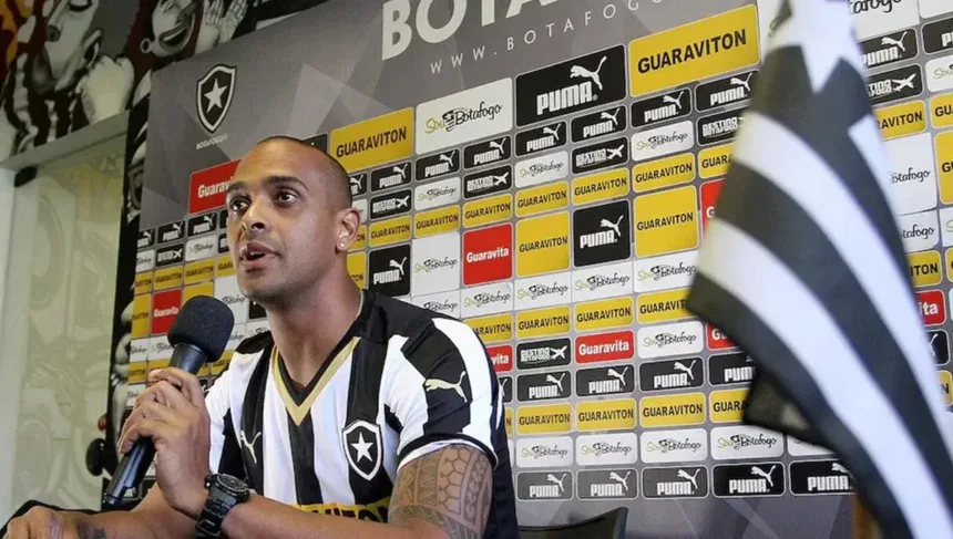 ex-botafogo-morre-apos-ser-atingido-por-muro-durante-ventania-no-rio