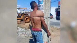 suspeito-de-furtar-celulares-e-amarrado-em-poste-por-moradores-em-aparecida