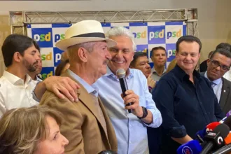 Aldo Rebelo coordena campanha de Ronaldo Caiado