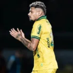 sport-quer-tiquinho-soares-apos-saida-do-santos-e-estuda-contrato-por-produtividade
